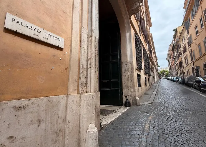 Trevi Ducal Palace Iii * רומא